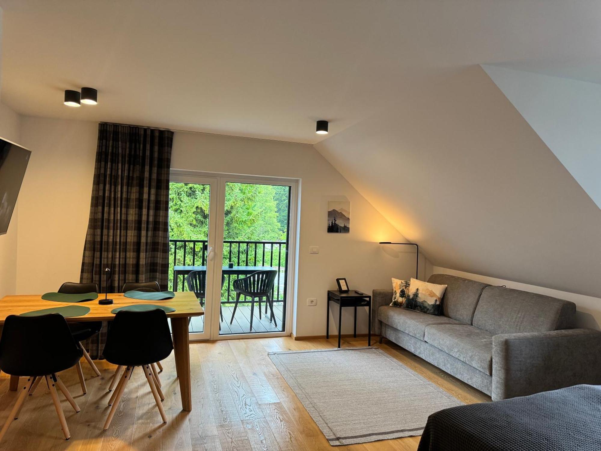 Apartmaji Kotnik 크라니스카고라 외부 사진